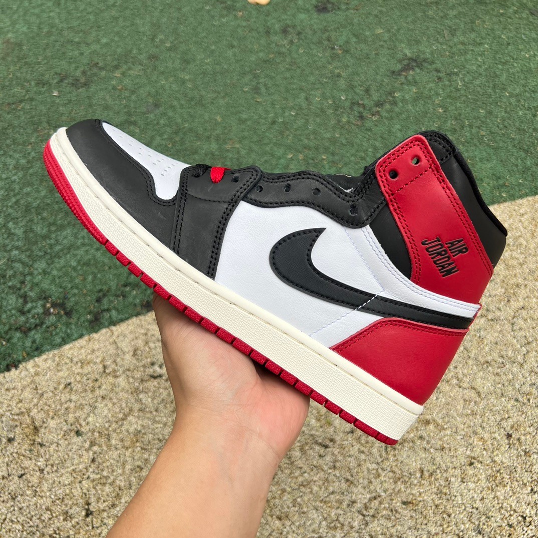 Air Jordan 1 High OG “Black Toe”