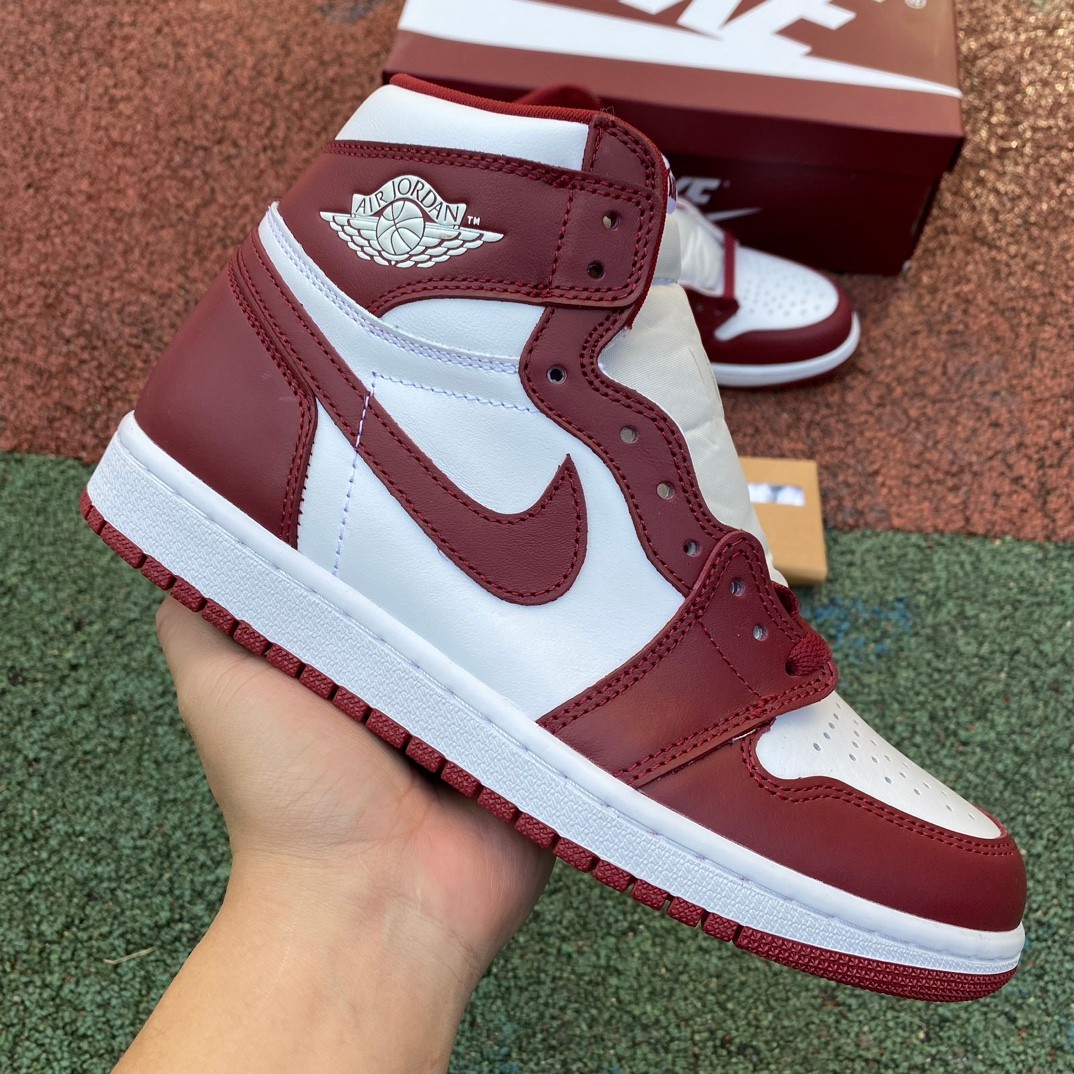 Air Jordan 1 Retro Hi OG Team Red