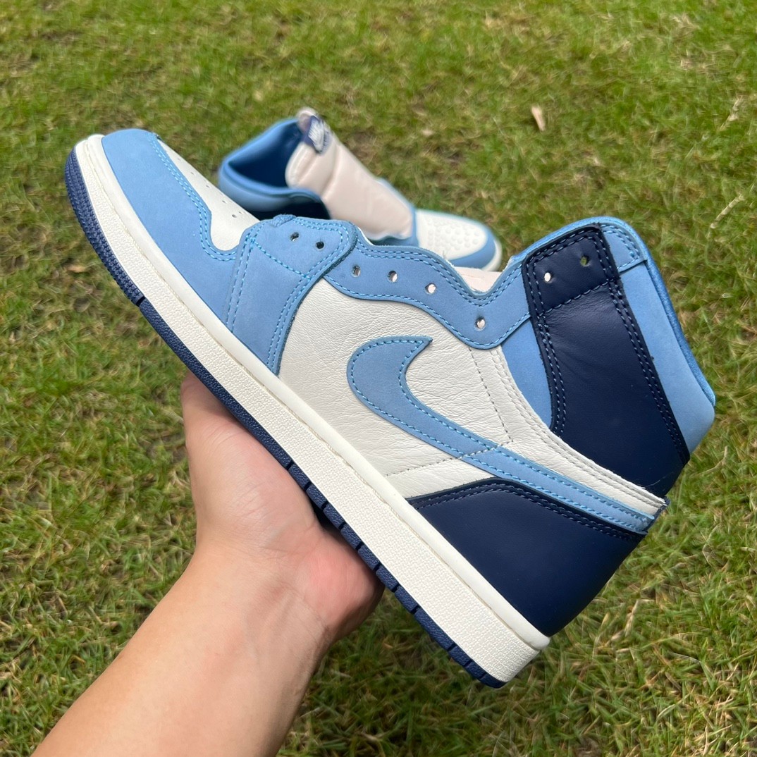 Air Jordan 1 High OG WMNS “First in Flight”