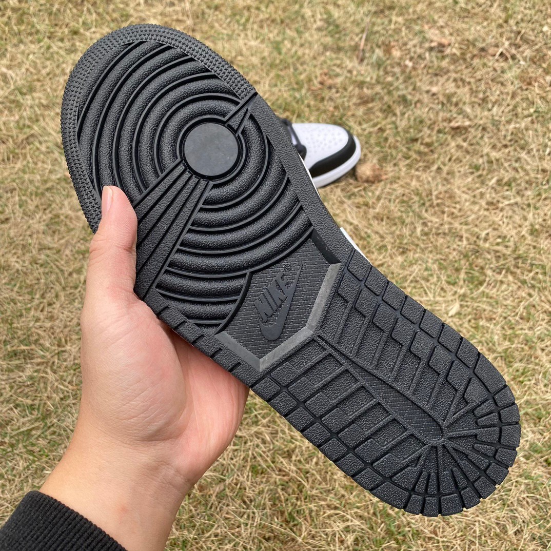 Air Jordan 1 High Reverse Panda