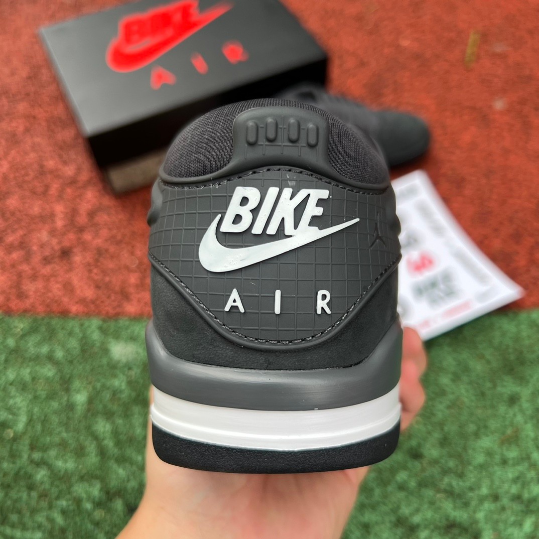 Jordan 4 RM SP Nigel Sylvester Driveway Grey