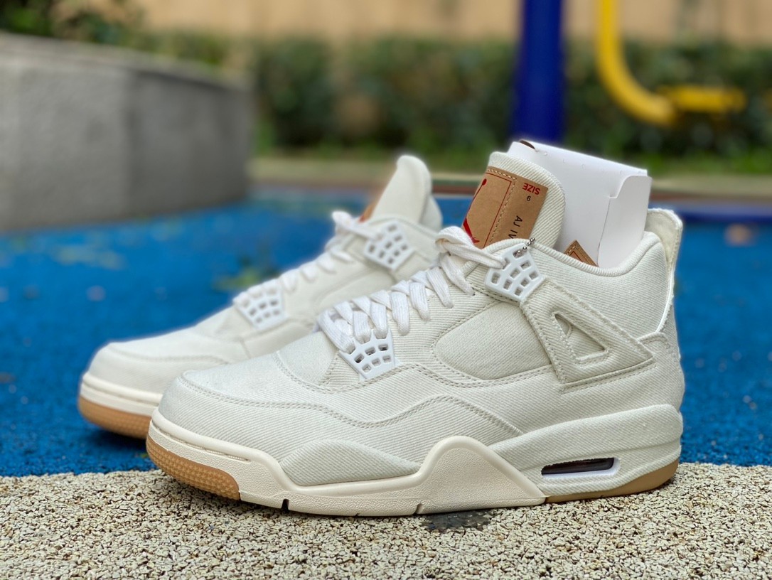 Jordan 4 Retro Levi's White