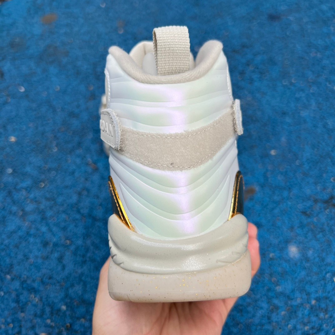 Jordan 8 Retro Champagne
