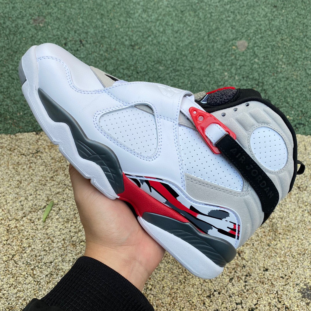 Jordan 8 Retro Bugs Bunny