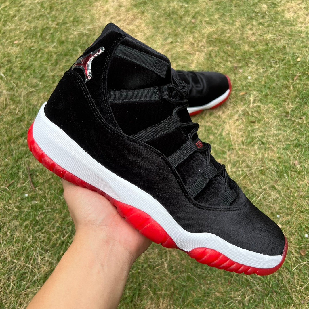 Air Jordan 11 WMNS Bred Velvet