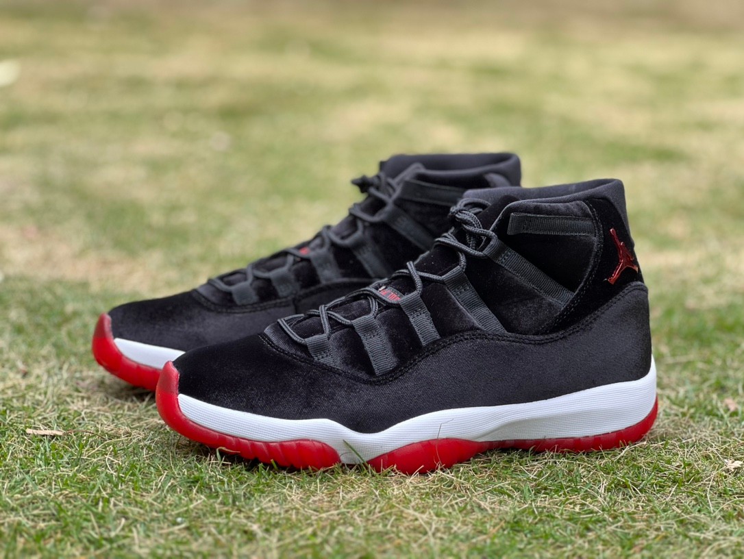 Air Jordan 11 WMNS Bred Velvet