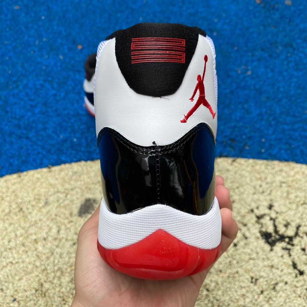 Air Jordan 11 Retro “Concord Bred”