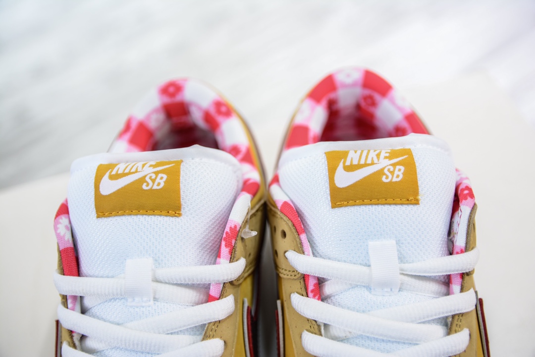 Nike SB Dunk Low Yellow Lobster