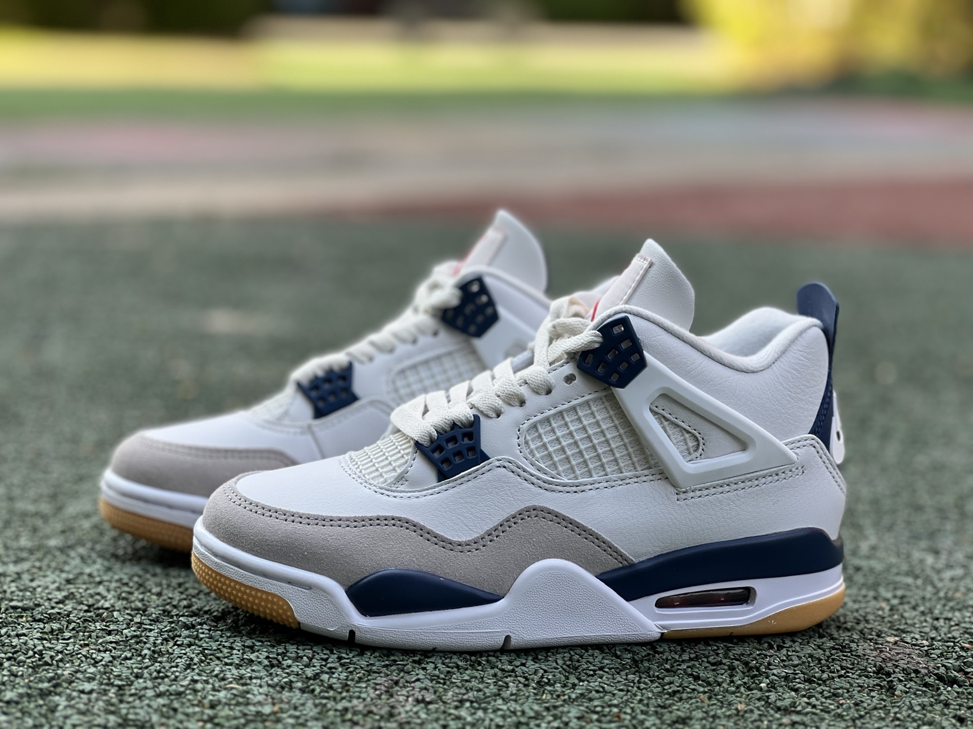 Jordan 4 Retro SB Navy 2025