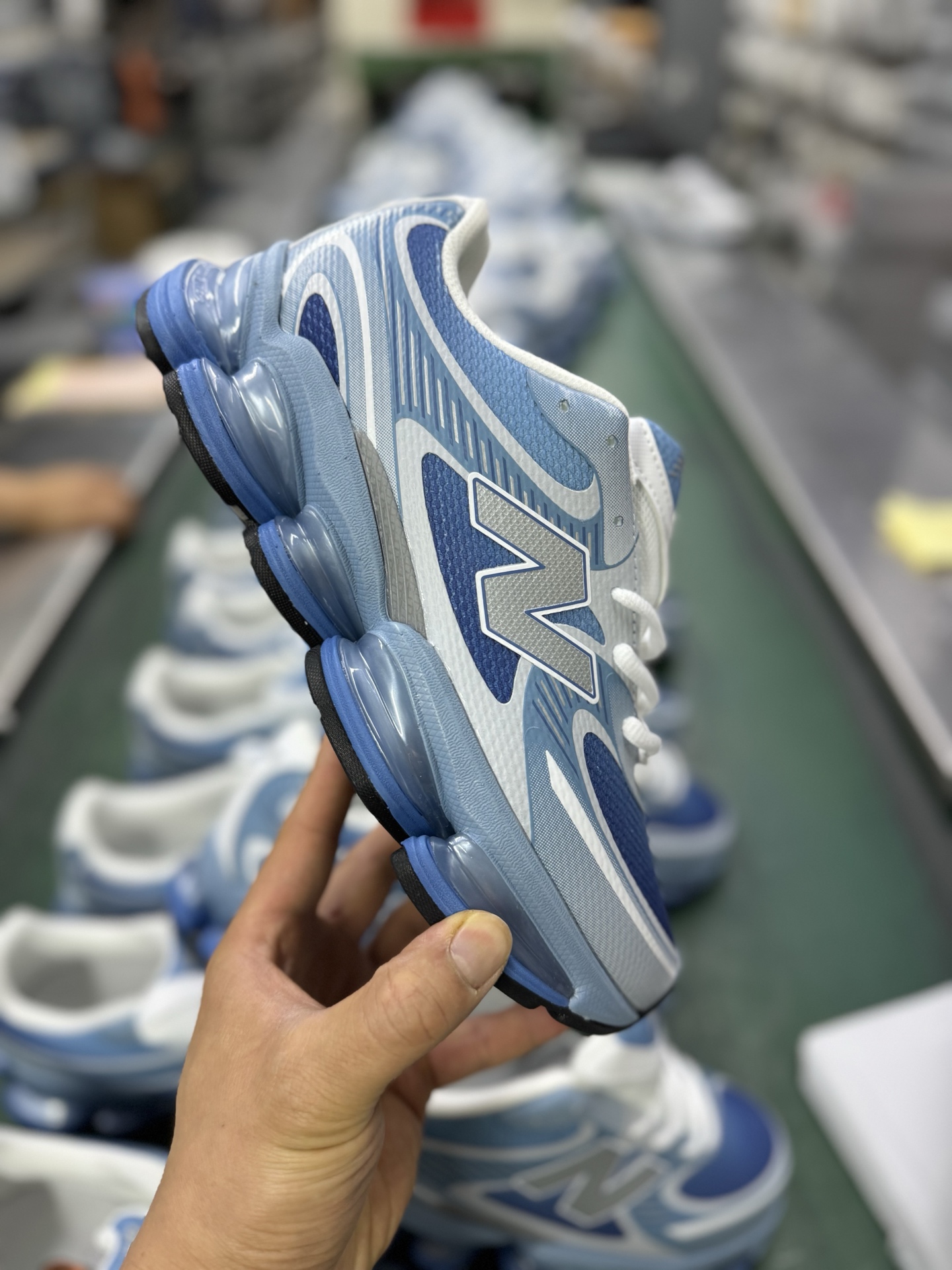 New Balance 2000