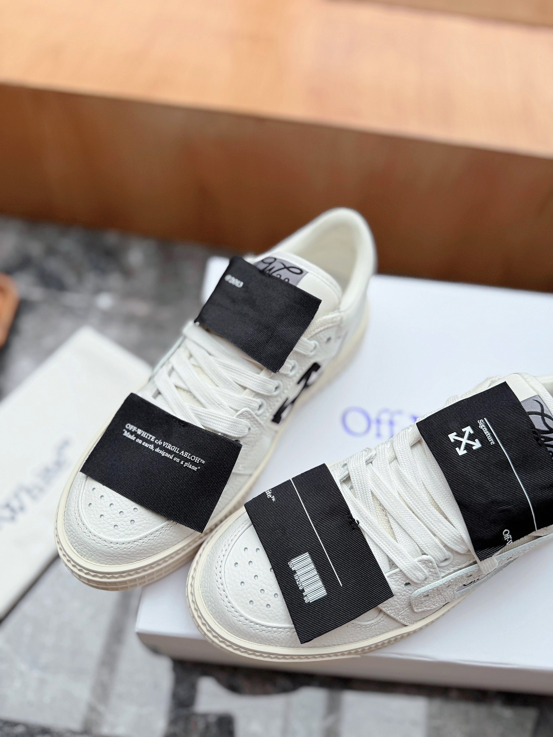 OFF WHITE  Low 3.0 Off Court