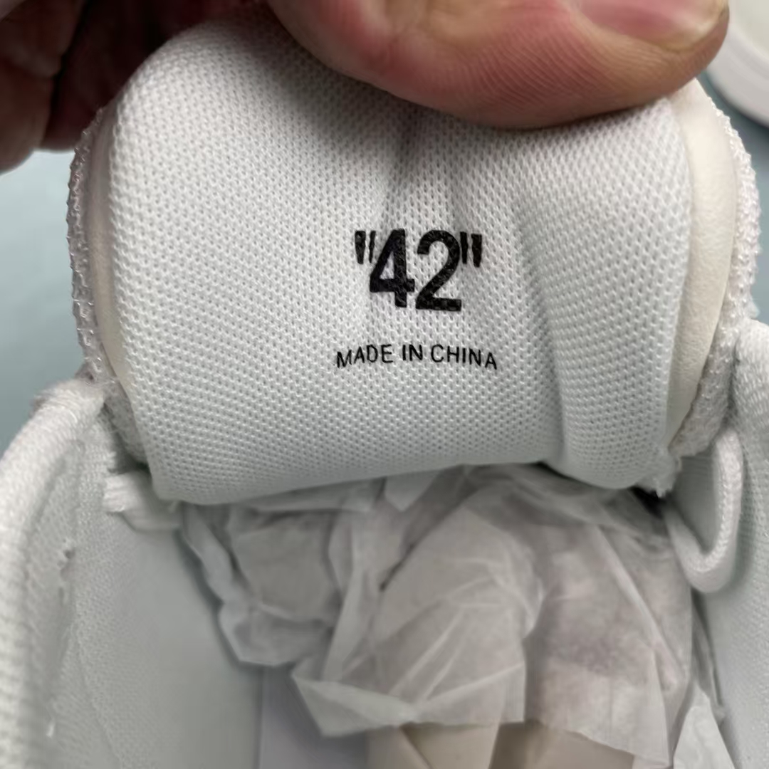 OFF WHITE White/Blue Star Out Of Office