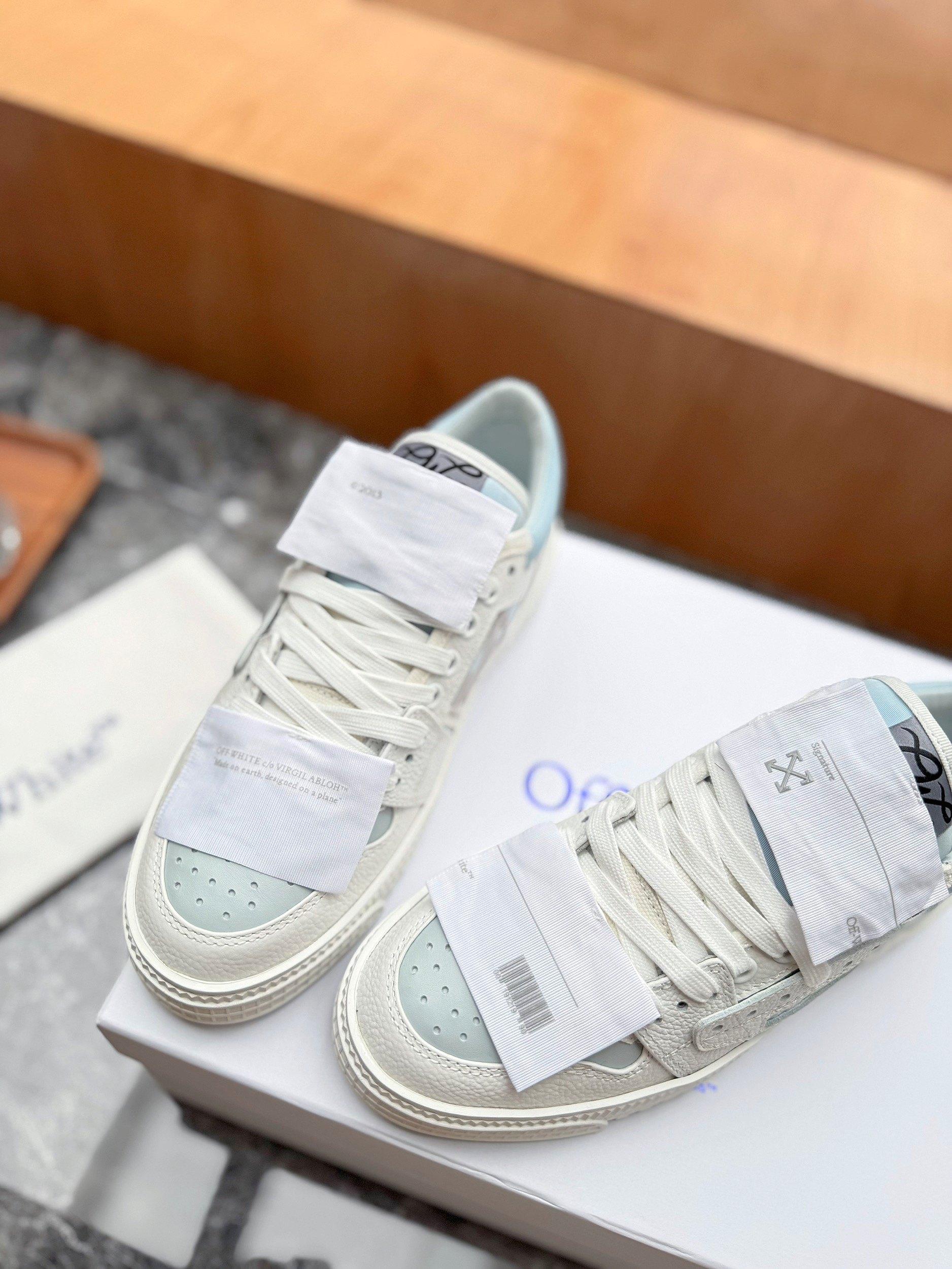 OFF WHITE  Low 3.0 Off Court