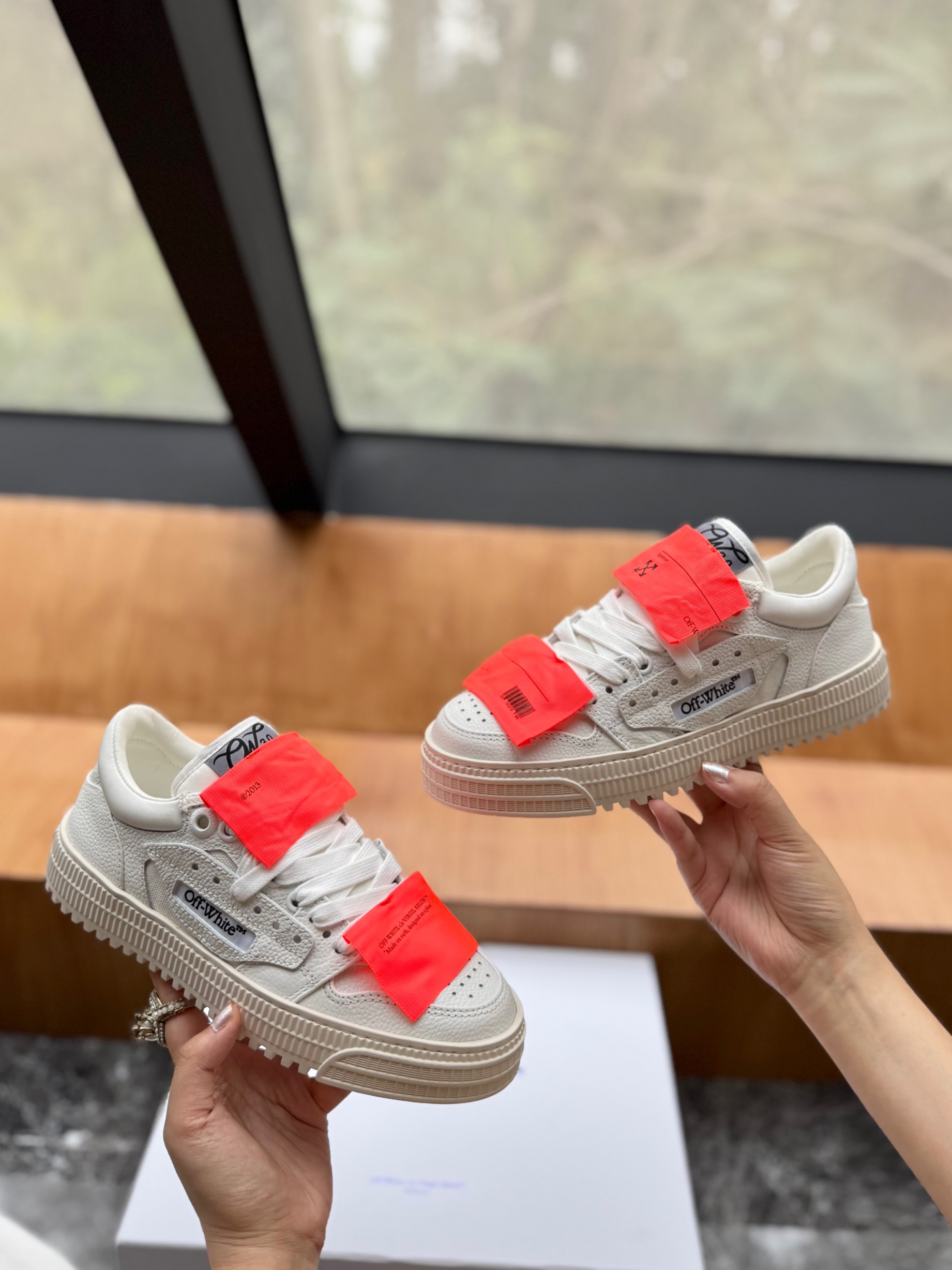 OFF WHITE  Low 3.0 Off Court