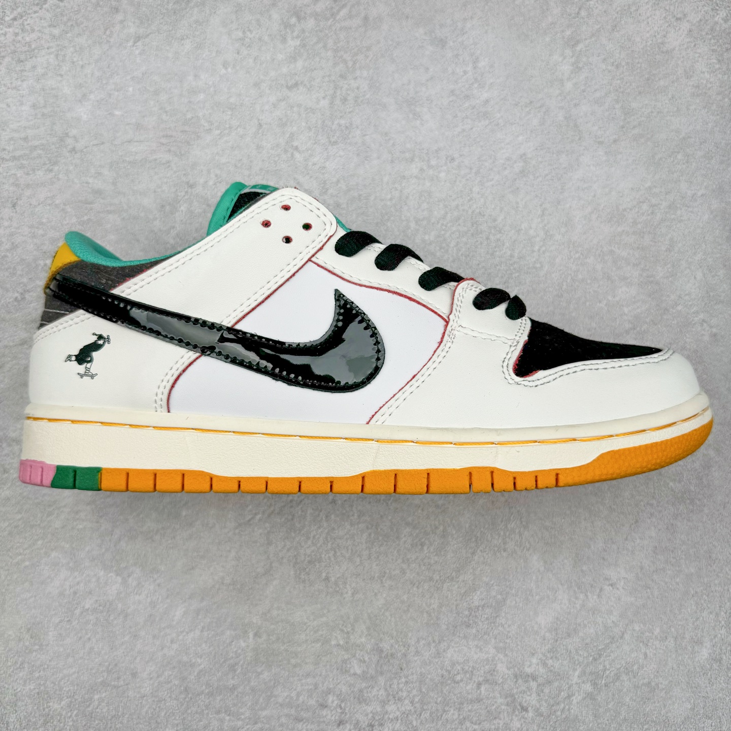 Nike SB Dunk Low CSEF  HJ4132-100