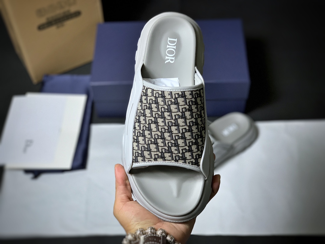 Dior Slides 01