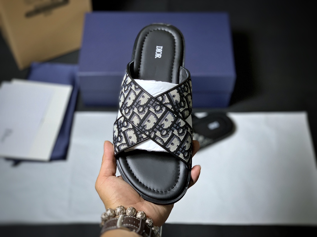 Dior Slides 02
