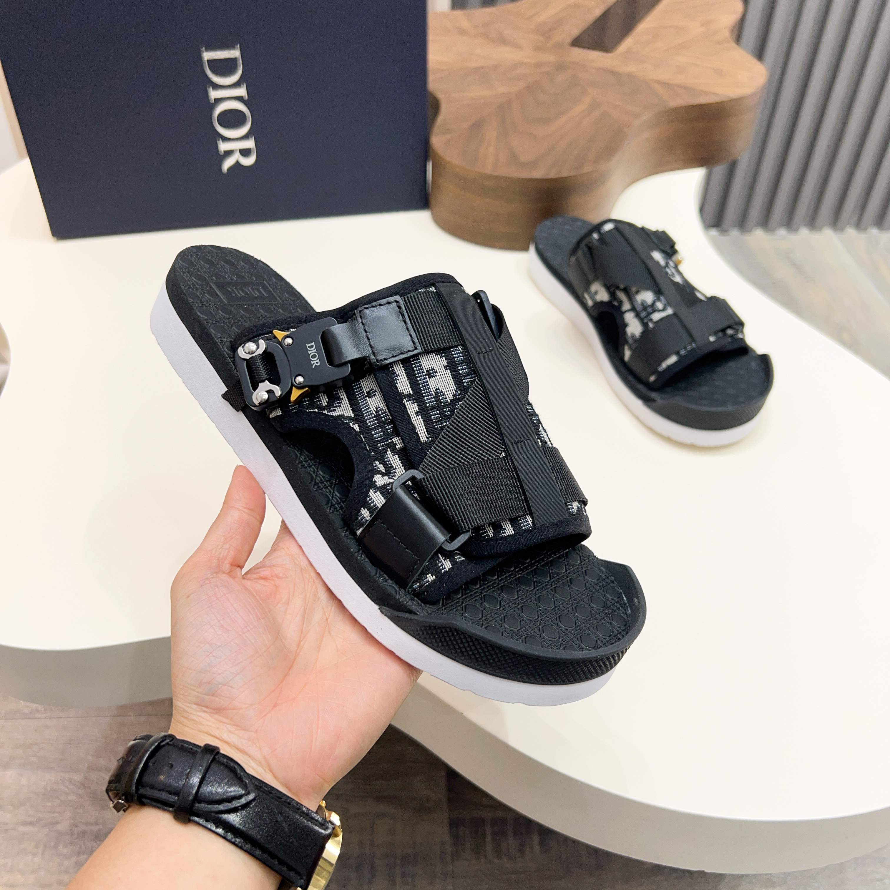 Dior Slides 05