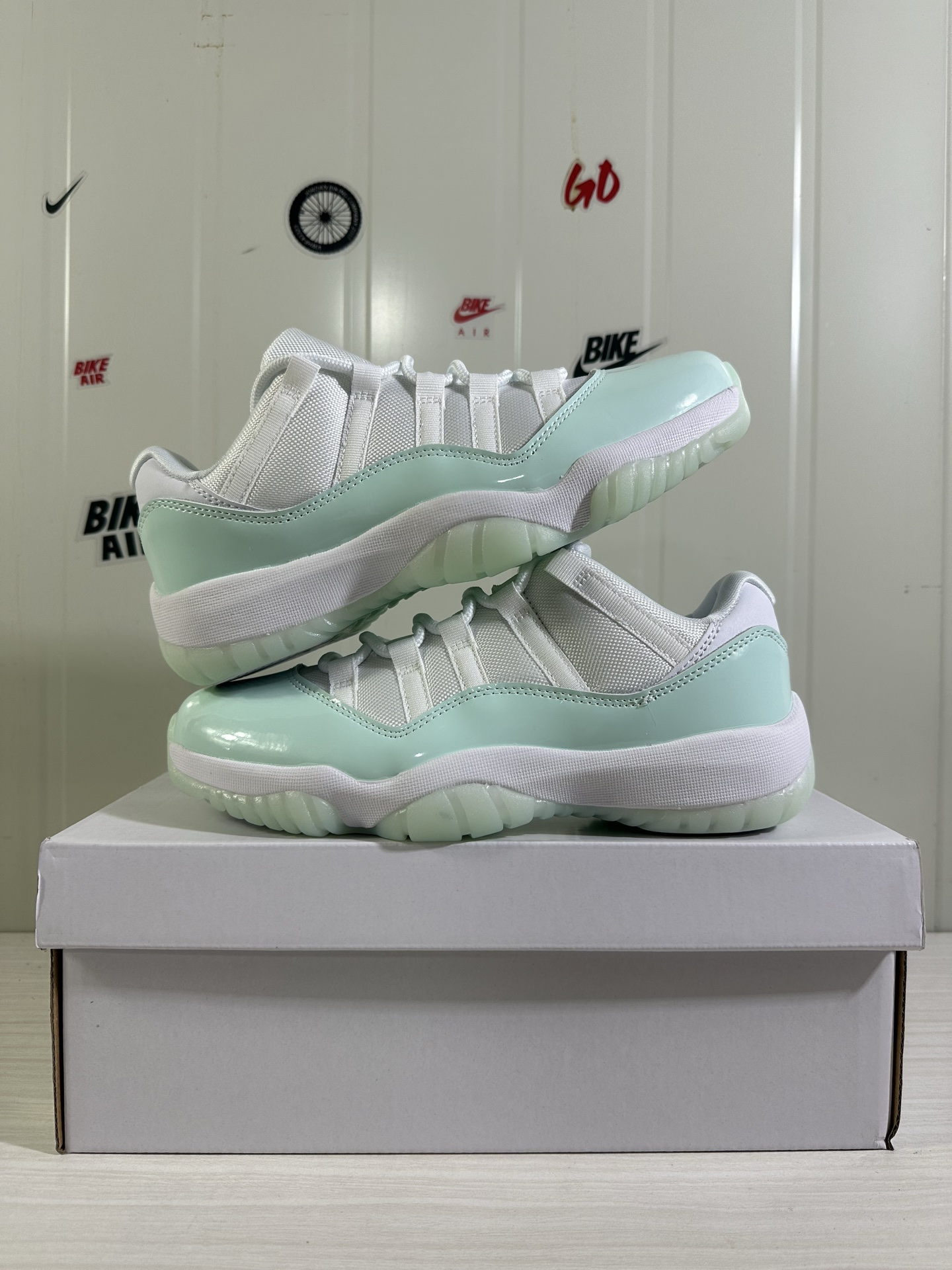 Jordan 11 Retro Low Igloo AH7860-103