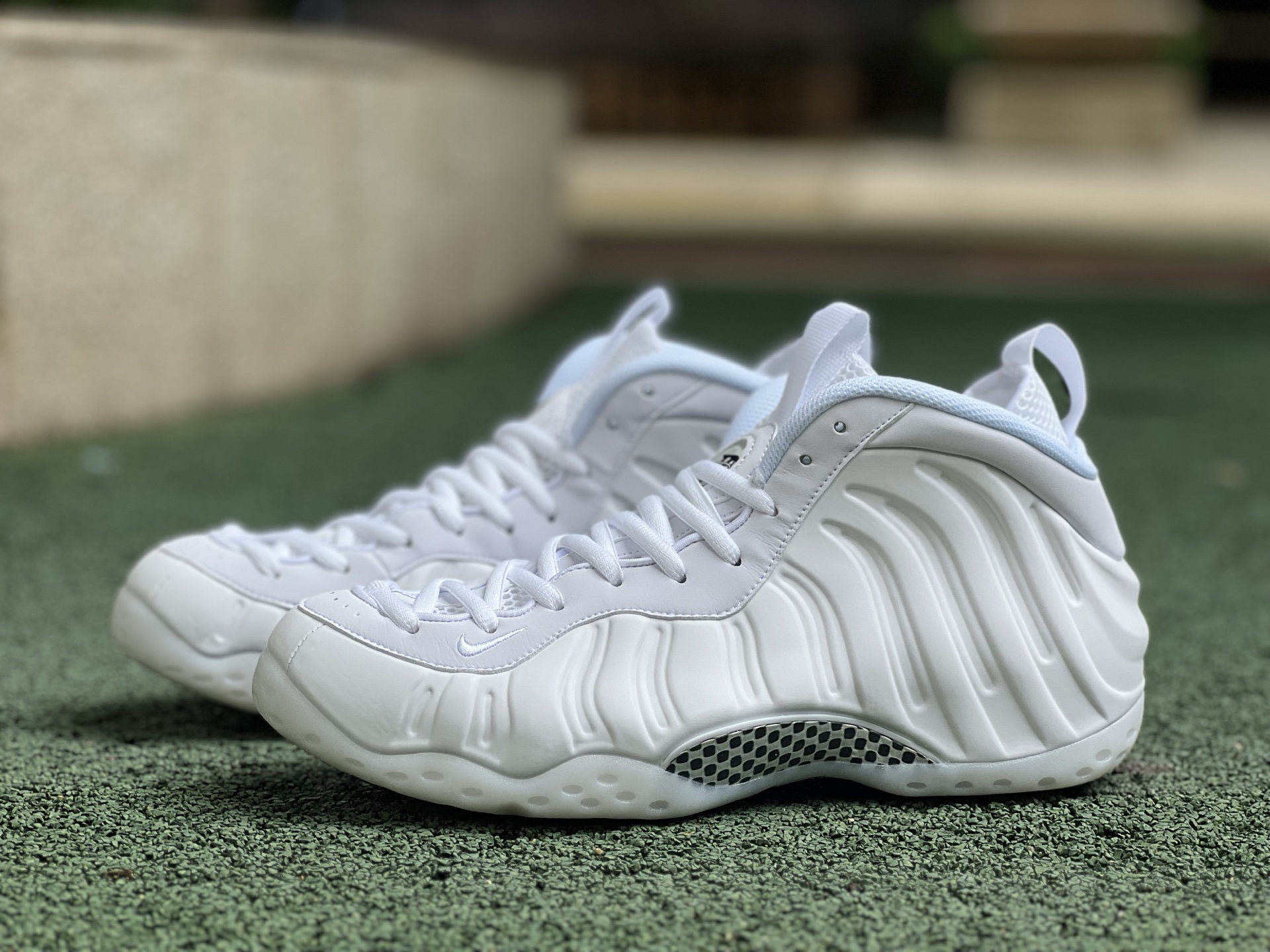 Nike Air Foamposite One Triple White HJ5195-100