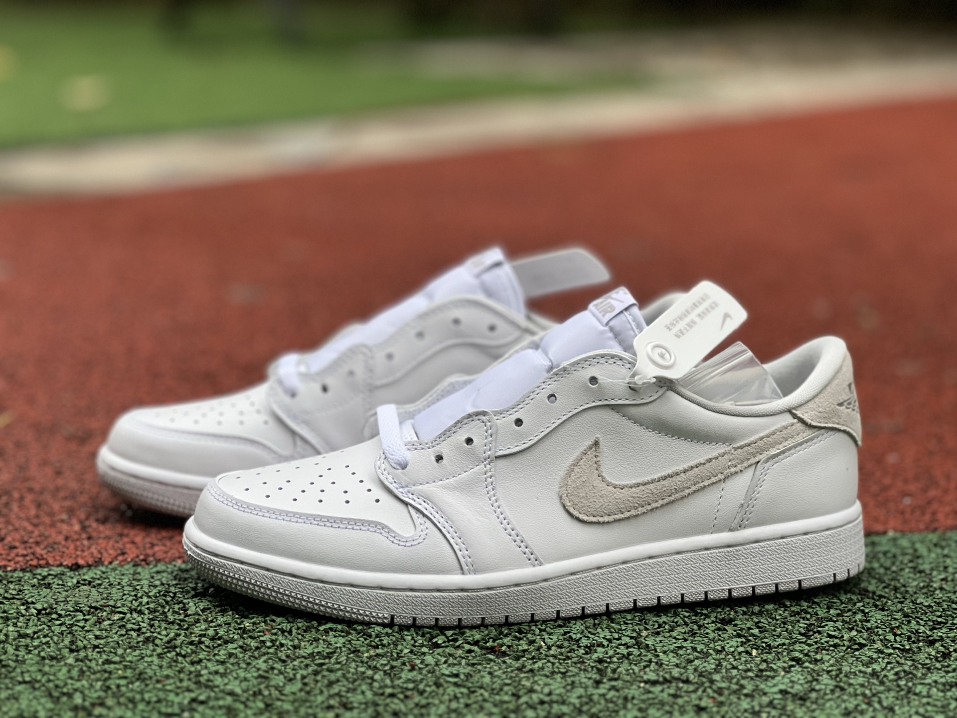 Jordan 1 Low OG Neutral Grey   CZ0790-100