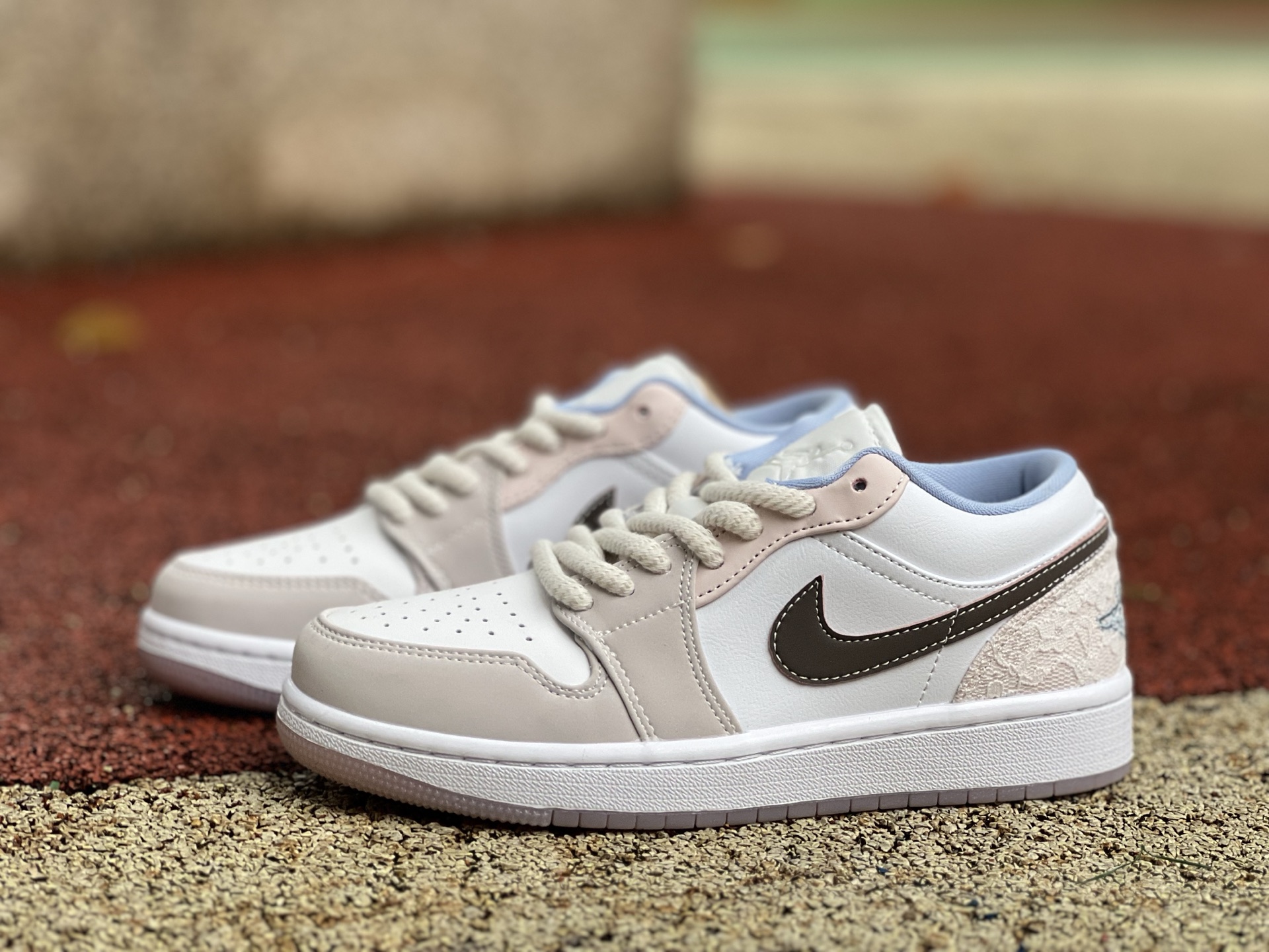 Jordan 1 Low Coral 2025 IB8859-101