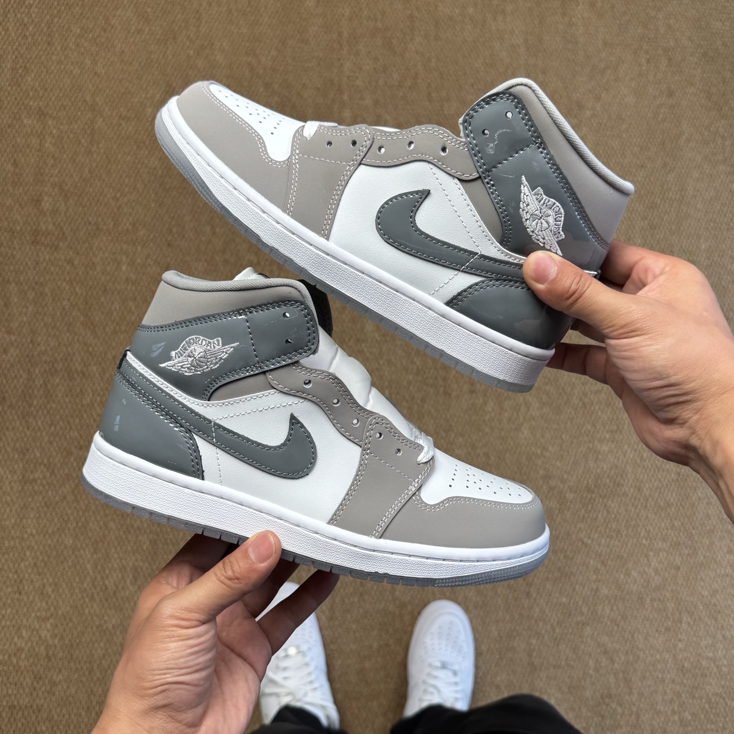 Jordan 1 Mid SE White Medium Grey Cool Grey HF3216-100