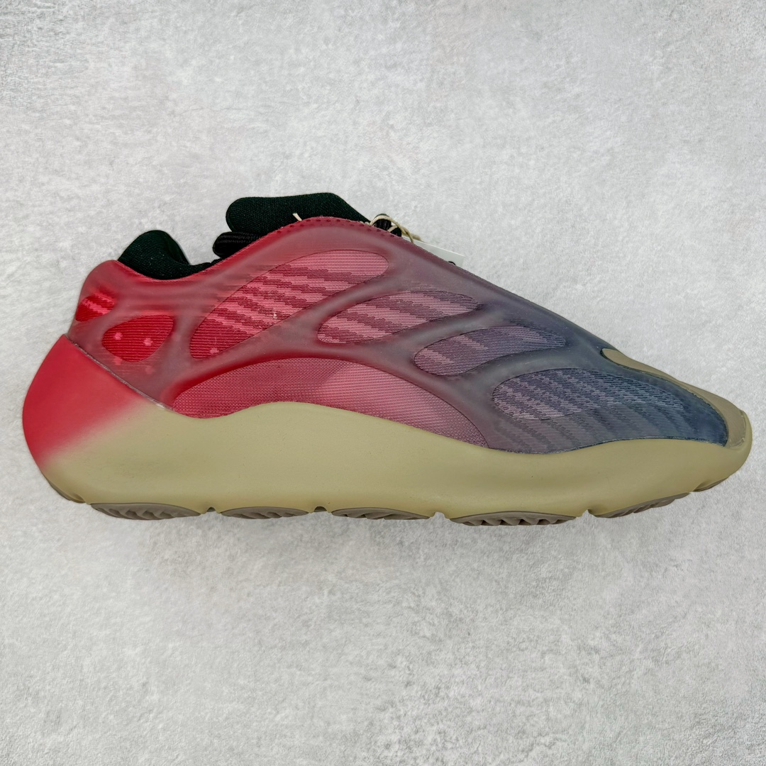 adidas Yeezy 700 V3 Fade Carbon GW1814