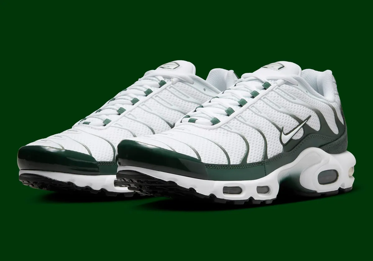 Nike Air Max Plus Notebook Scribbles FV6057 100