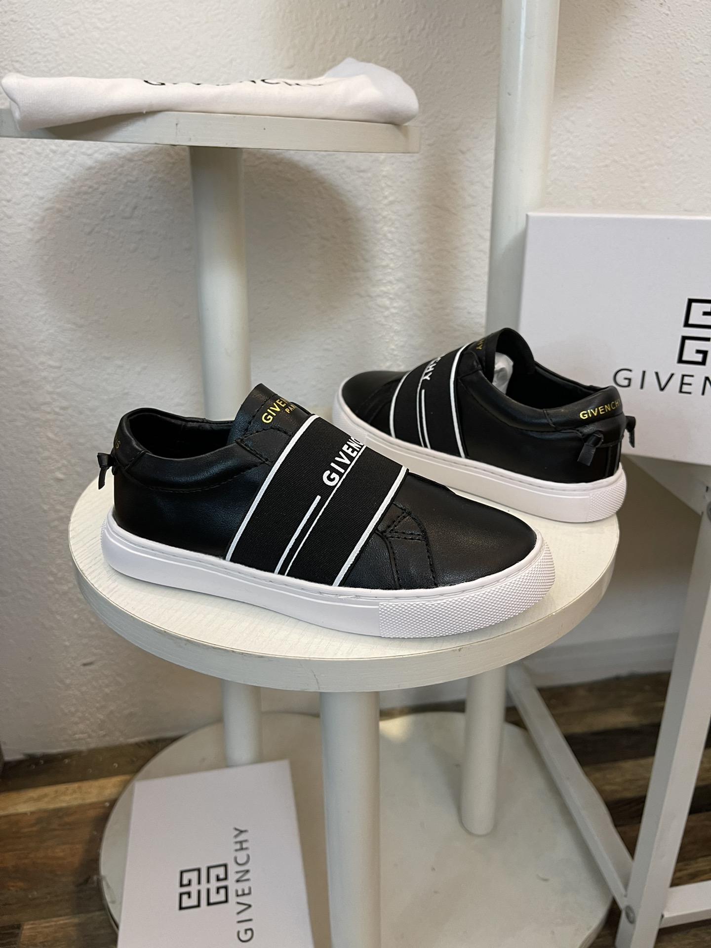 Kid shoes Givenchy