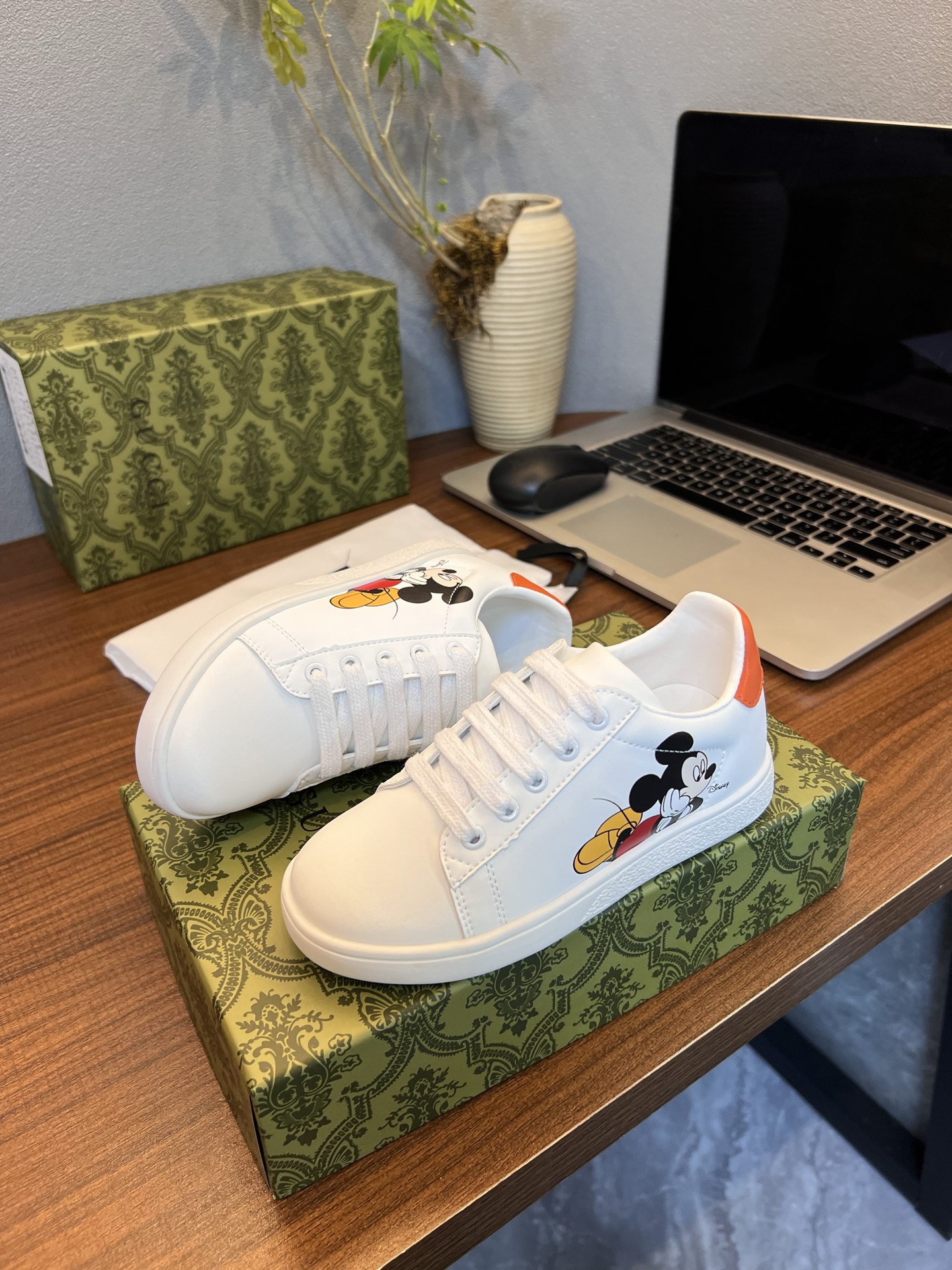 Kid shoes Gucci