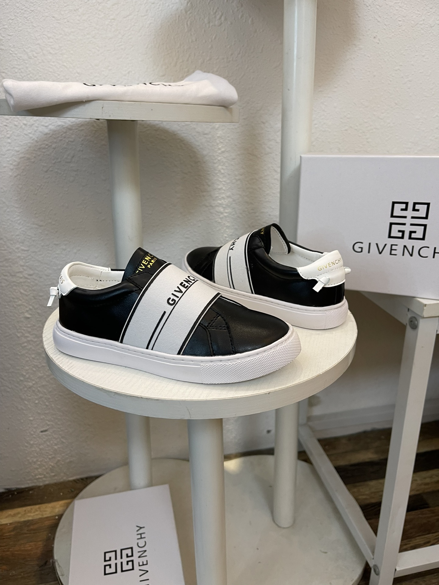 Kid shoes Givenchy