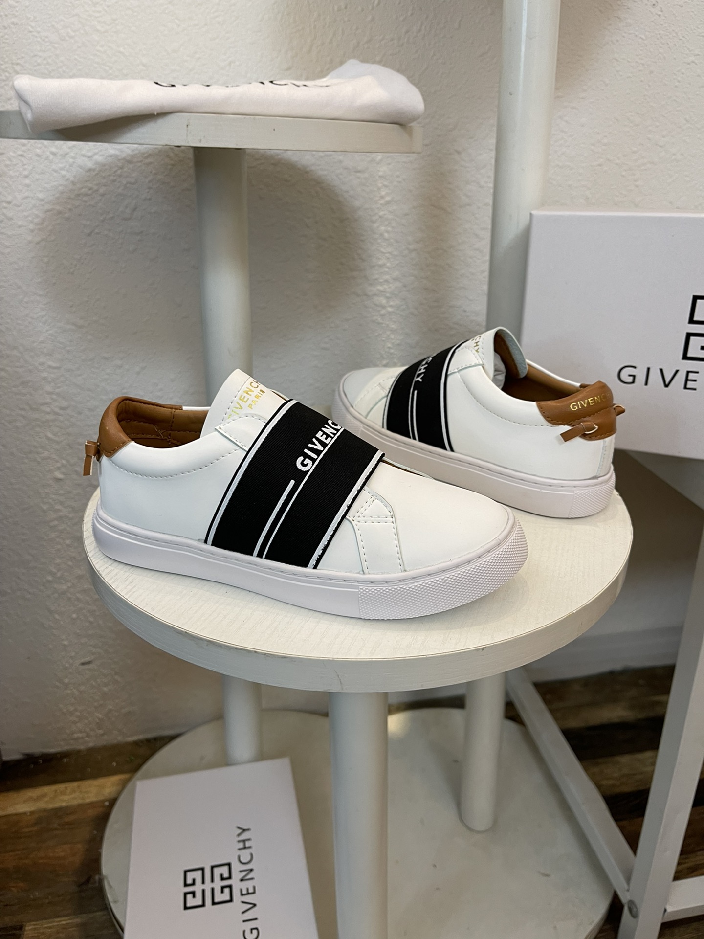 Kid shoes Givenchy