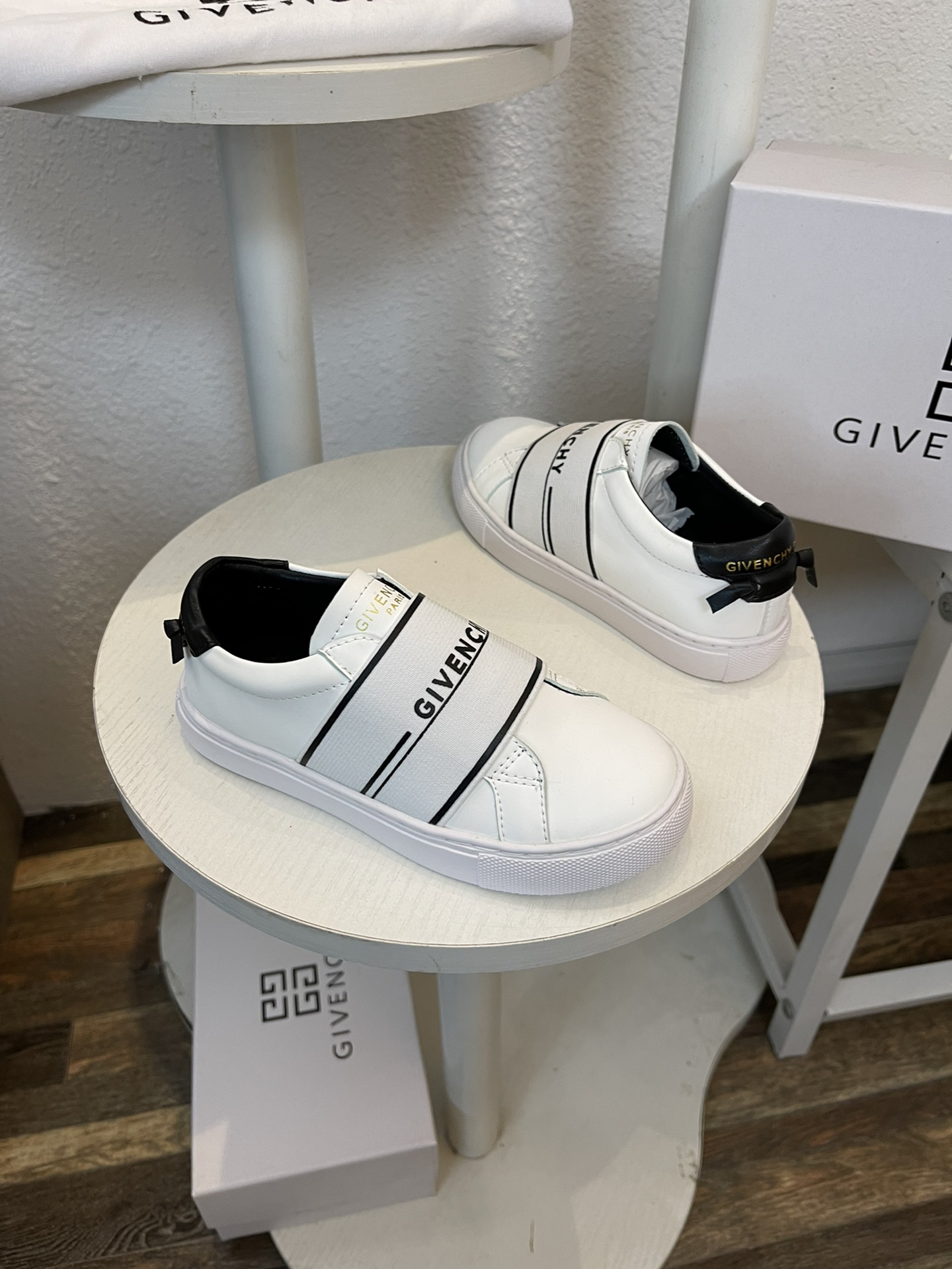 Kid shoes Givenchy