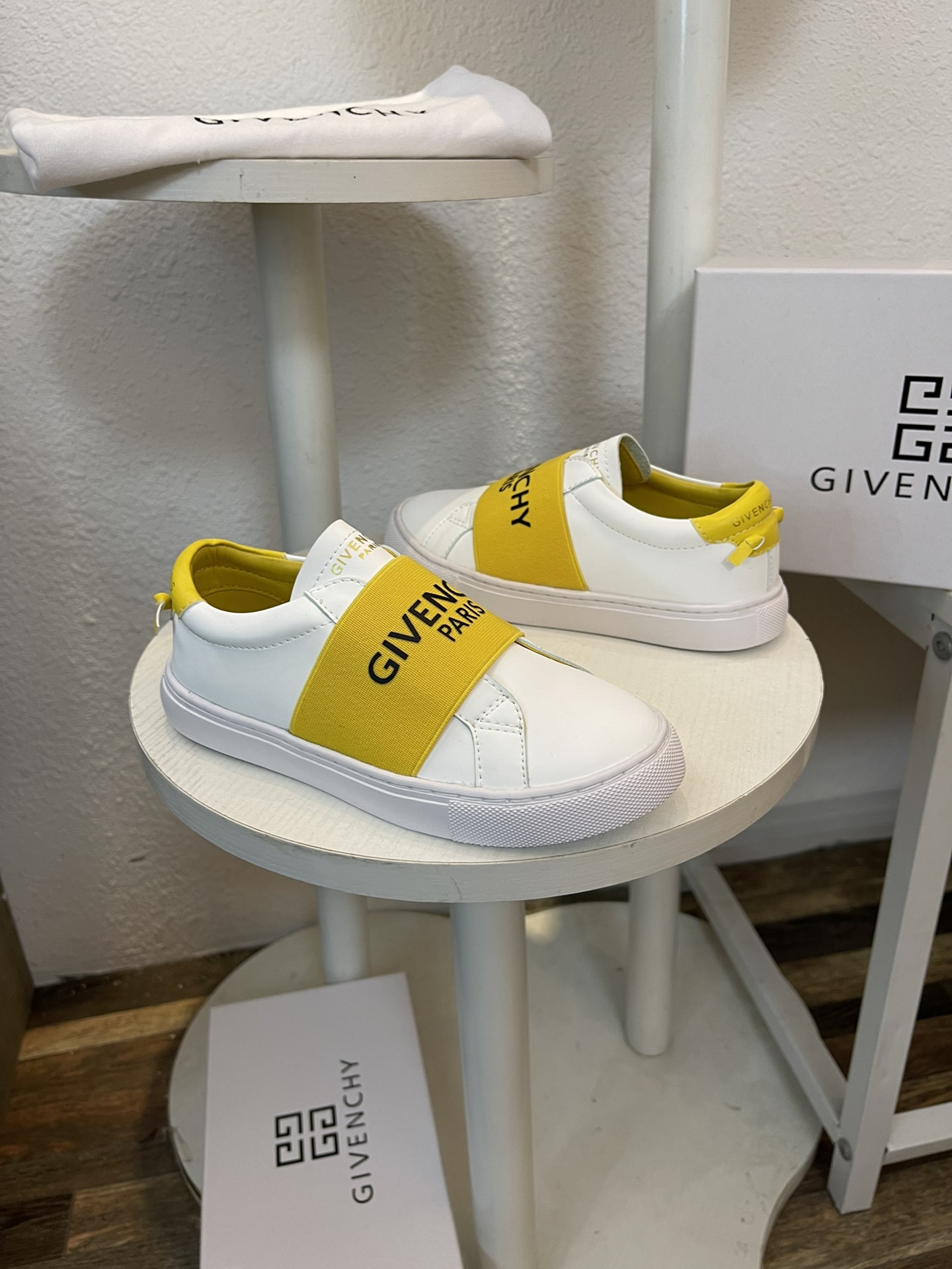 Kid shoes Givenchy