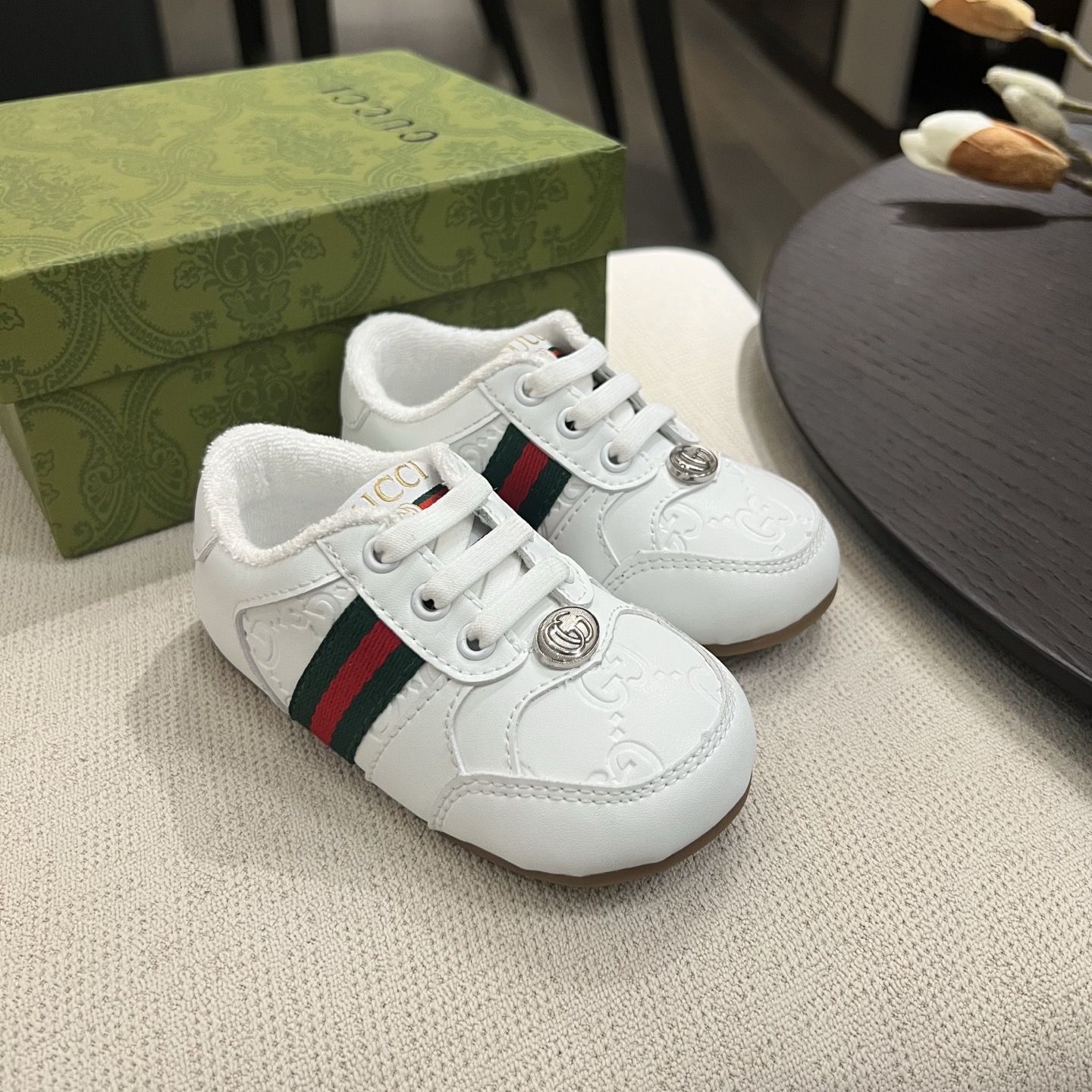 Kid shoes Gucci