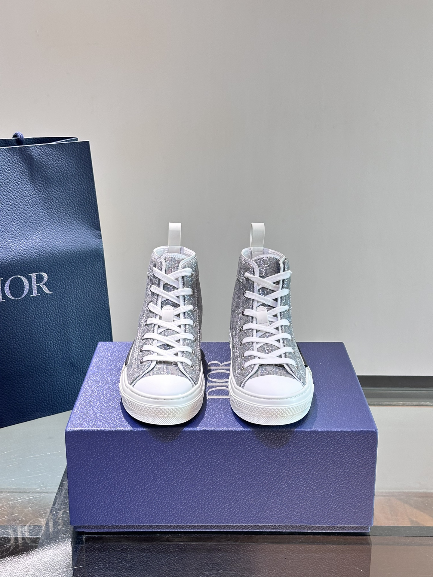 DIOR B23
