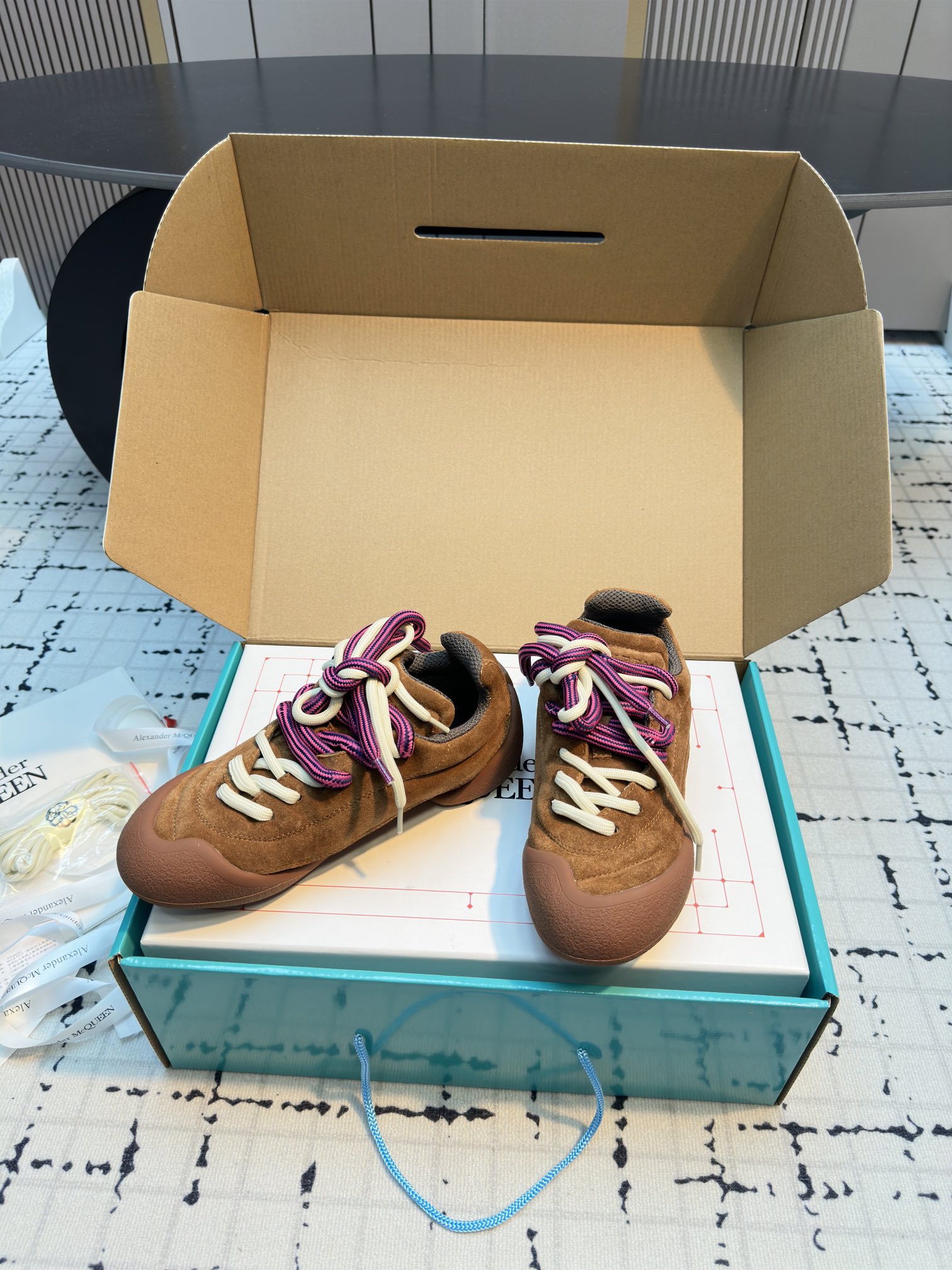 Alexander McQueen  Flexion Off white