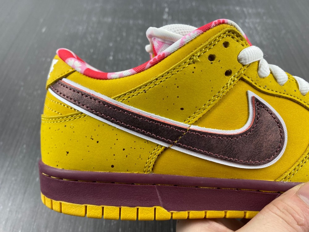 dunk yellow lobster