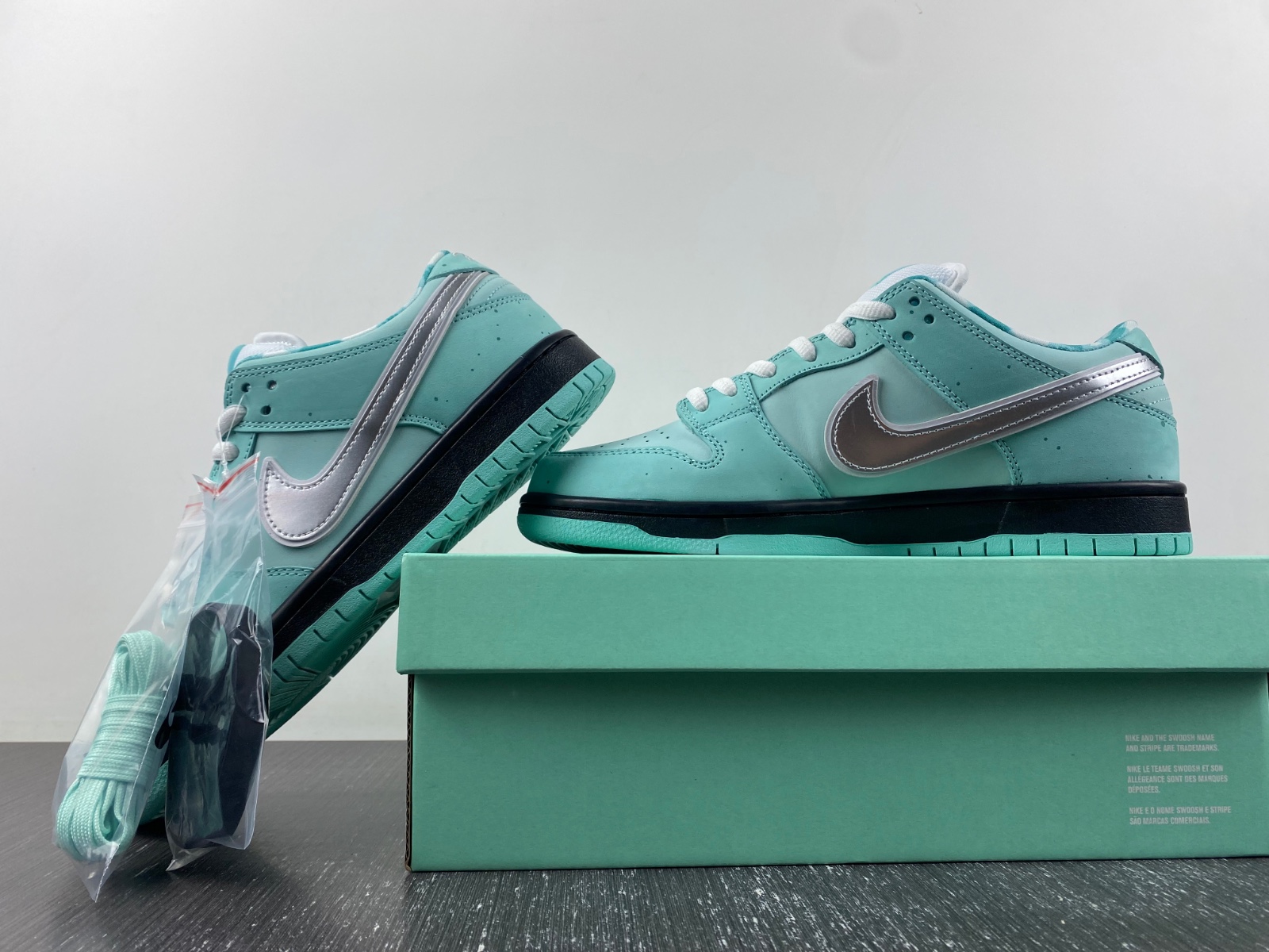 Concepts x TIFFANY CO. x Nike SB Dunk Low - DoitKick