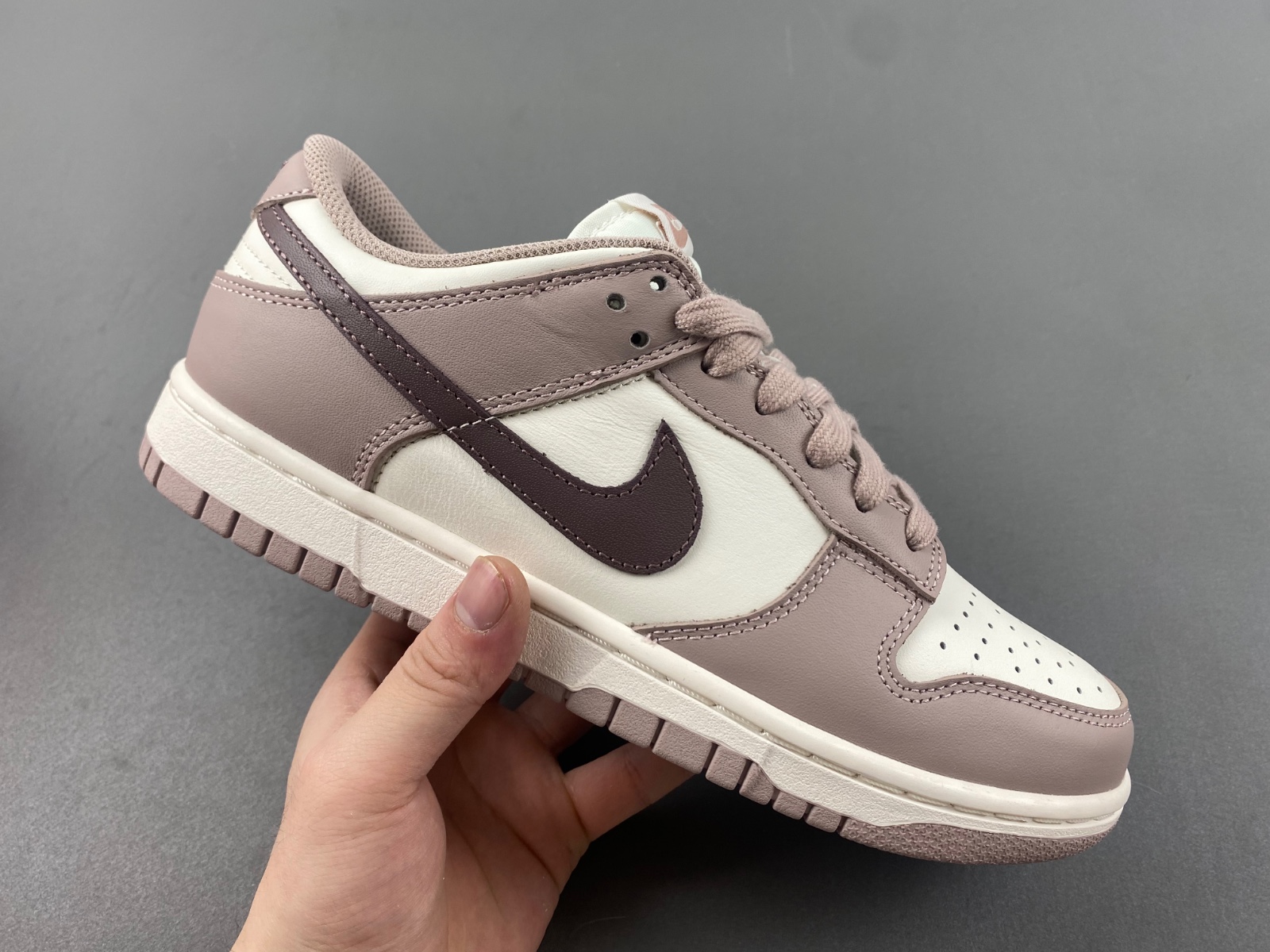 NIKE DUNK LOW 'DIFFUSED TAUPE' - DoitKick