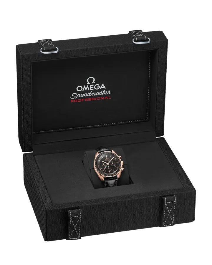 OMEGA SPEEDMASTER MOONWATCH PROFESSIONAL 42 MM, SEDNA™ GOLD ON LEATHER STRAP