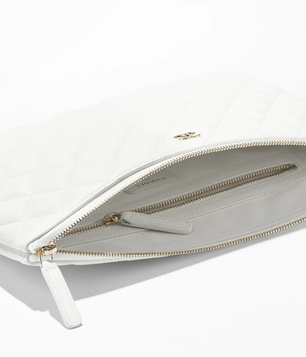 Classic Zipped Pouch Grained Shiny Calfskin & Gold-Tone Metal White