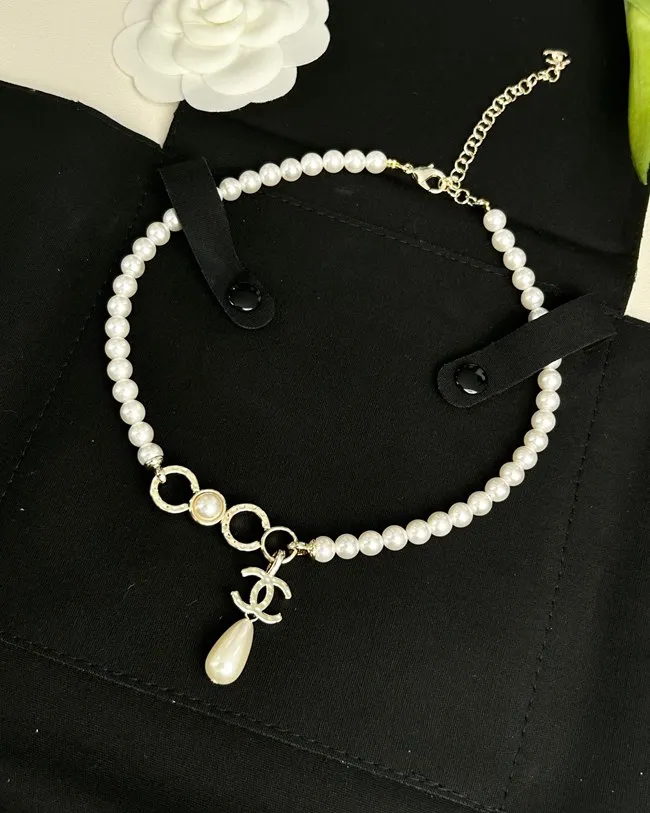 Coco letter pearl chain necklace