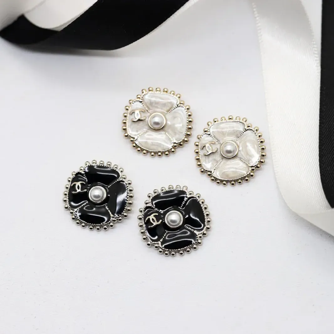 CCE165 CC earring