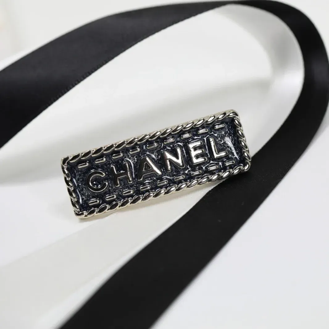 High quality CC brooch