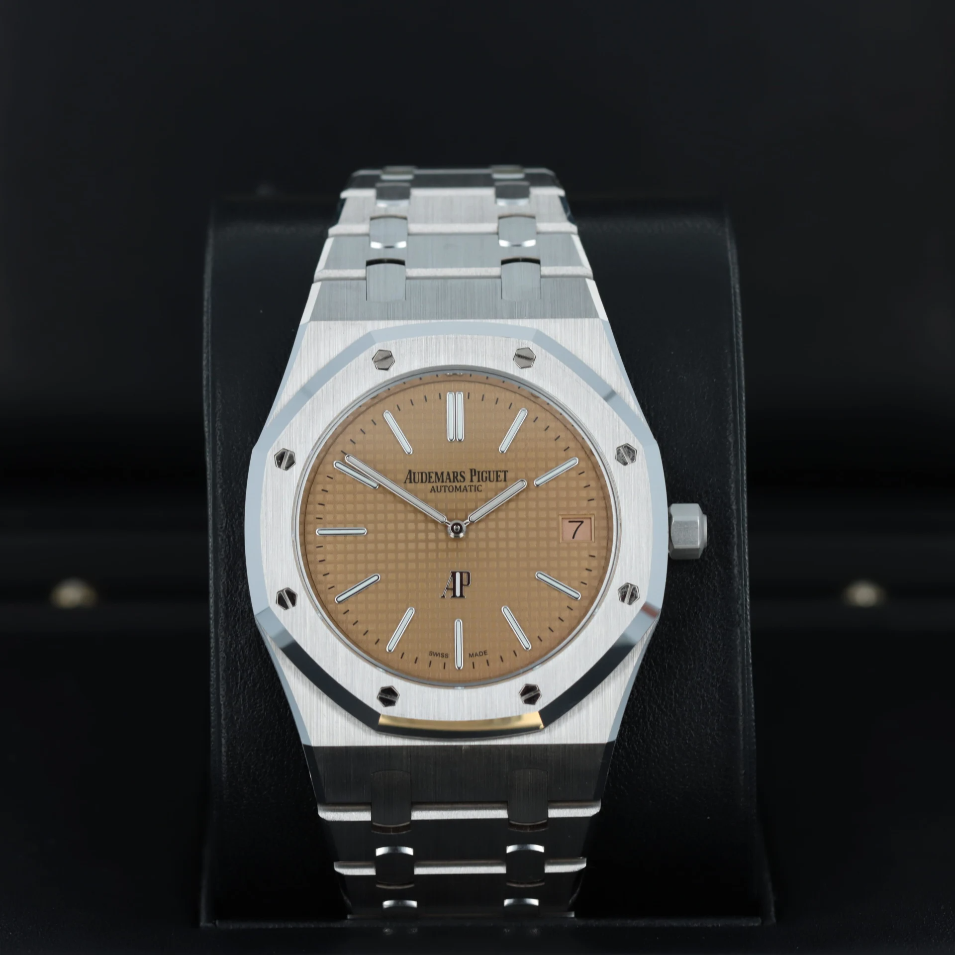 ROYAL OAK “JUMBO” EXTRA-THIN Pink Gold-toned Dial 39mm