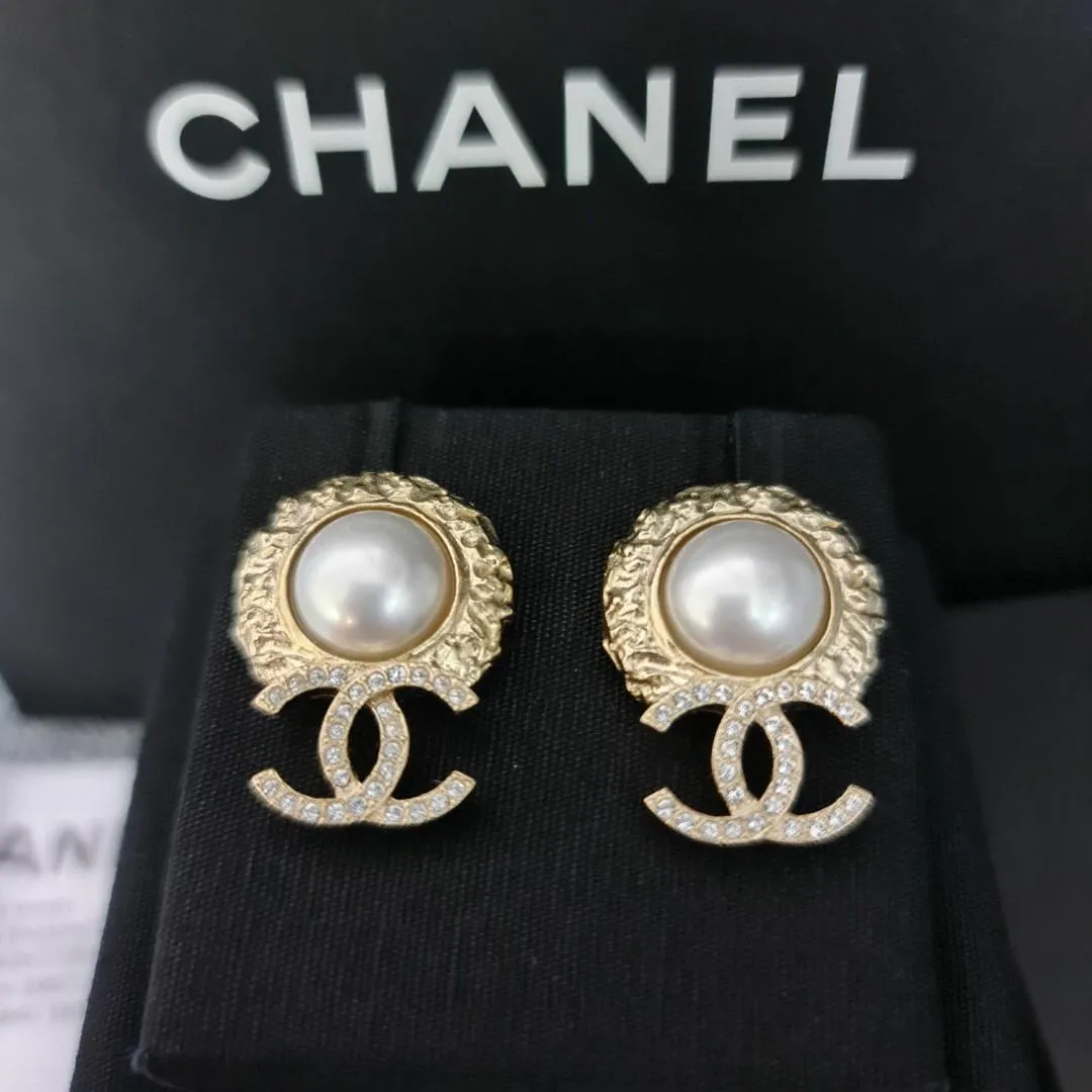 Gold Pearly White & Crystal CC Earrings
