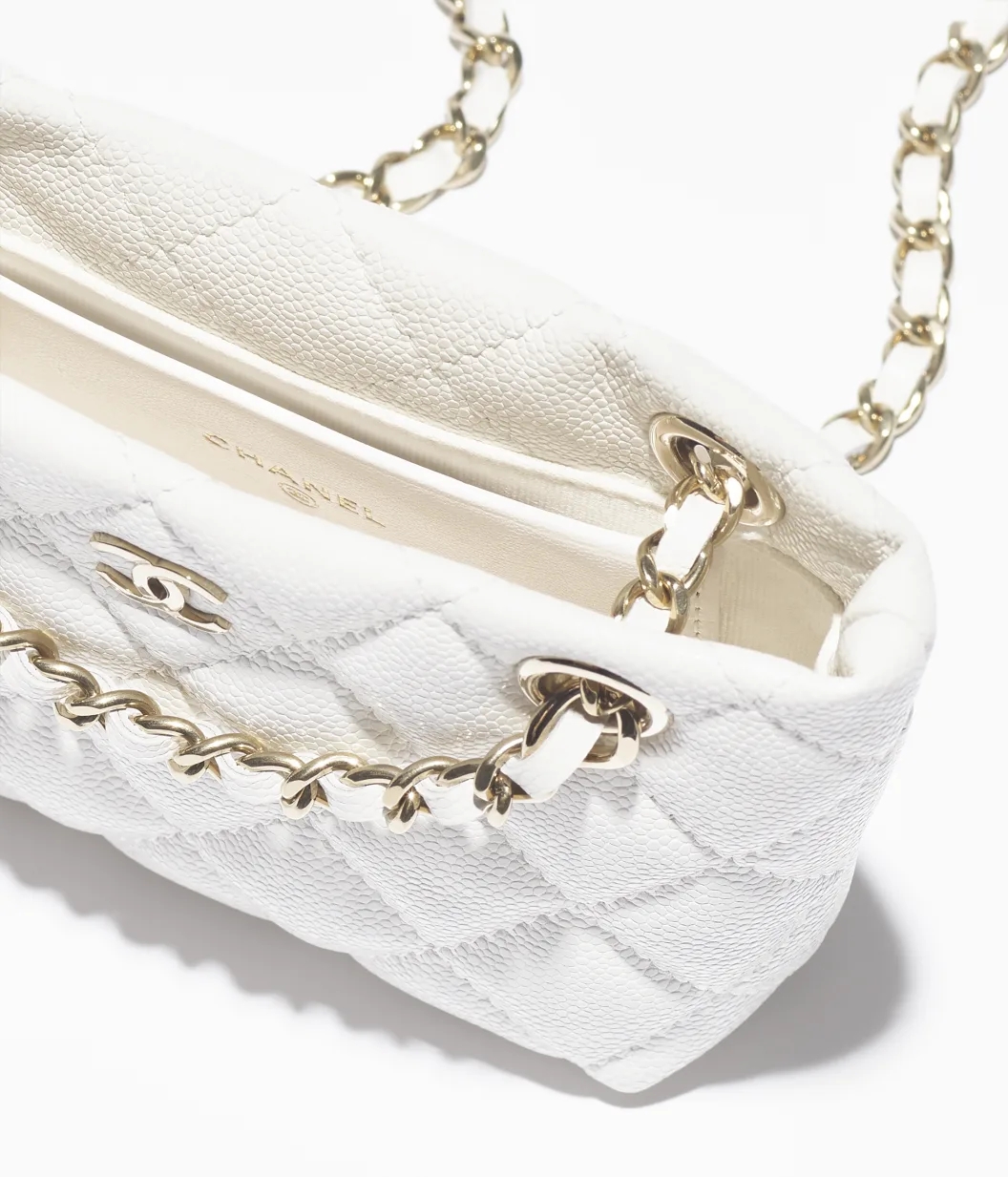CLASSIC CLUTCH WITH CHAIN Grained Shiny Calfskin & Gold-Tone Metal White