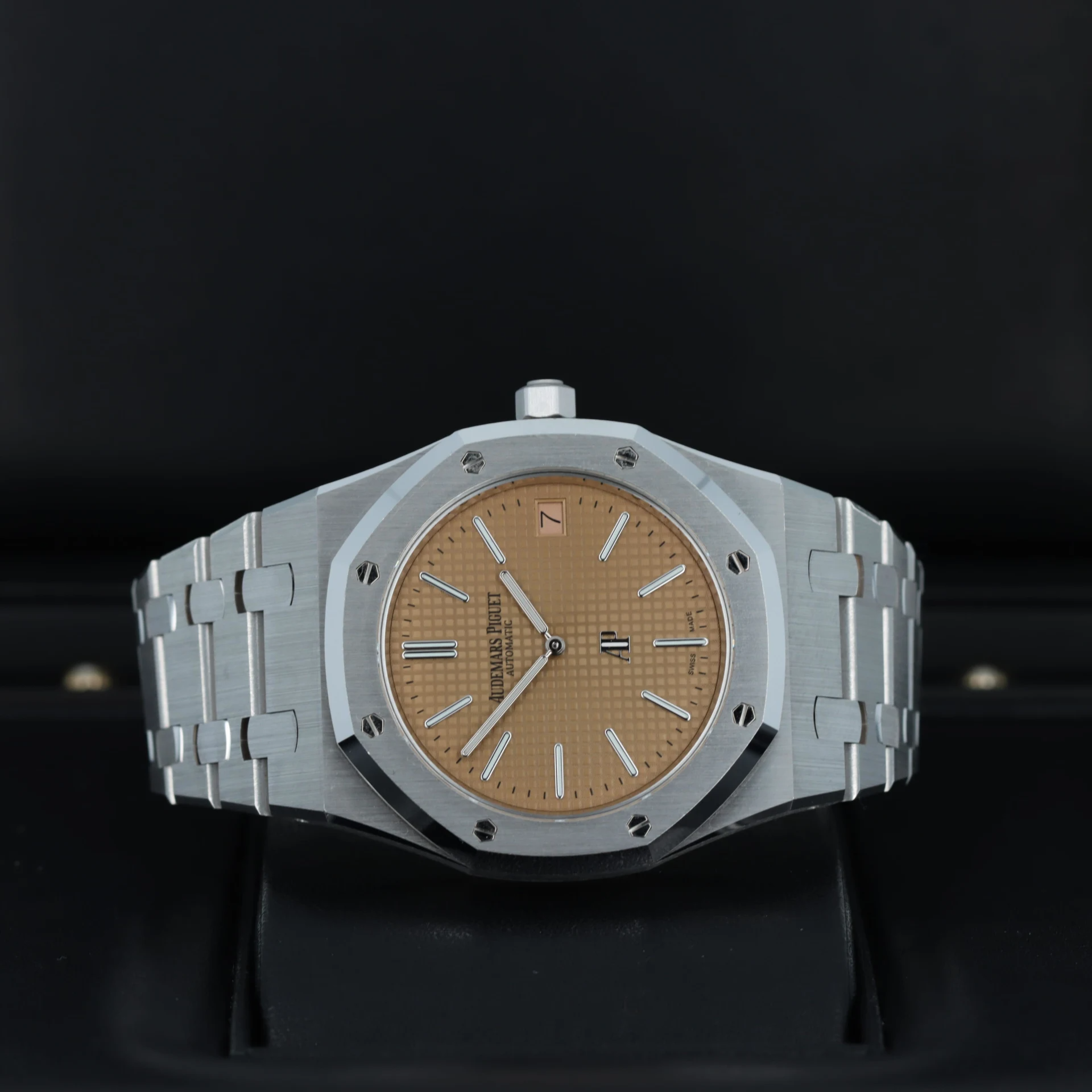 ROYAL OAK “JUMBO” EXTRA-THIN Pink Gold-toned Dial 39mm
